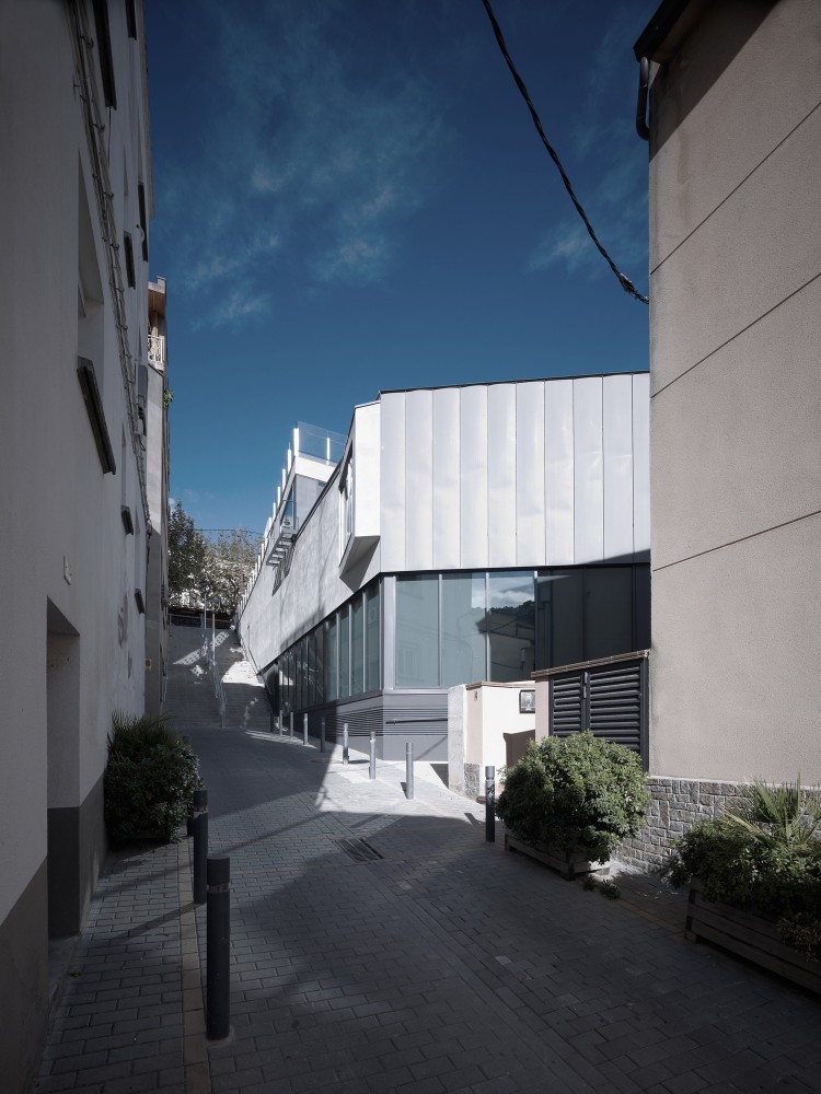 Can Baró Library / Sierra Rozas Arquitectes
