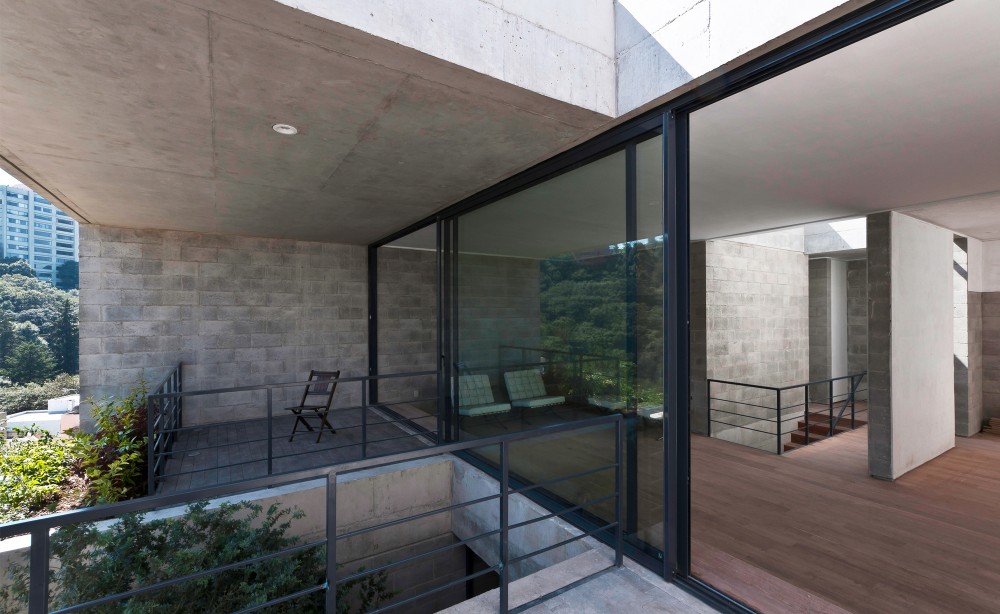 Búhos House / Ambrosi I Etchegaray