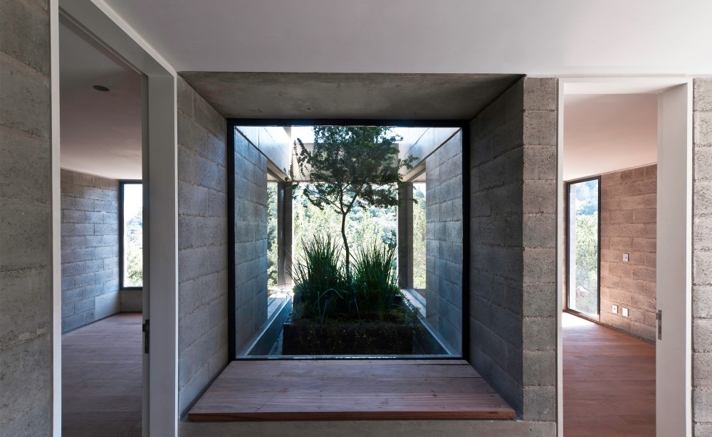 Búhos House / Ambrosi I Etchegaray
