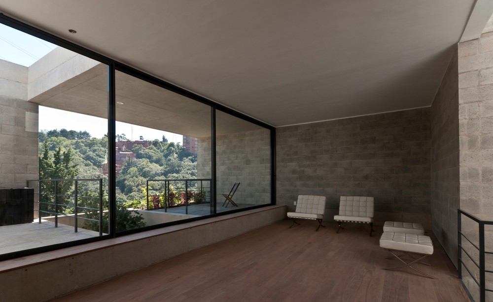 Búhos House / Ambrosi I Etchegaray