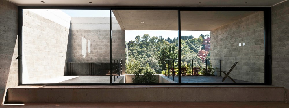 Búhos House / Ambrosi I Etchegaray