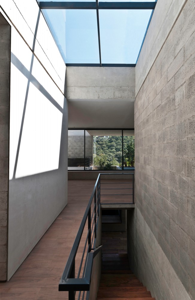 Búhos House / Ambrosi I Etchegaray