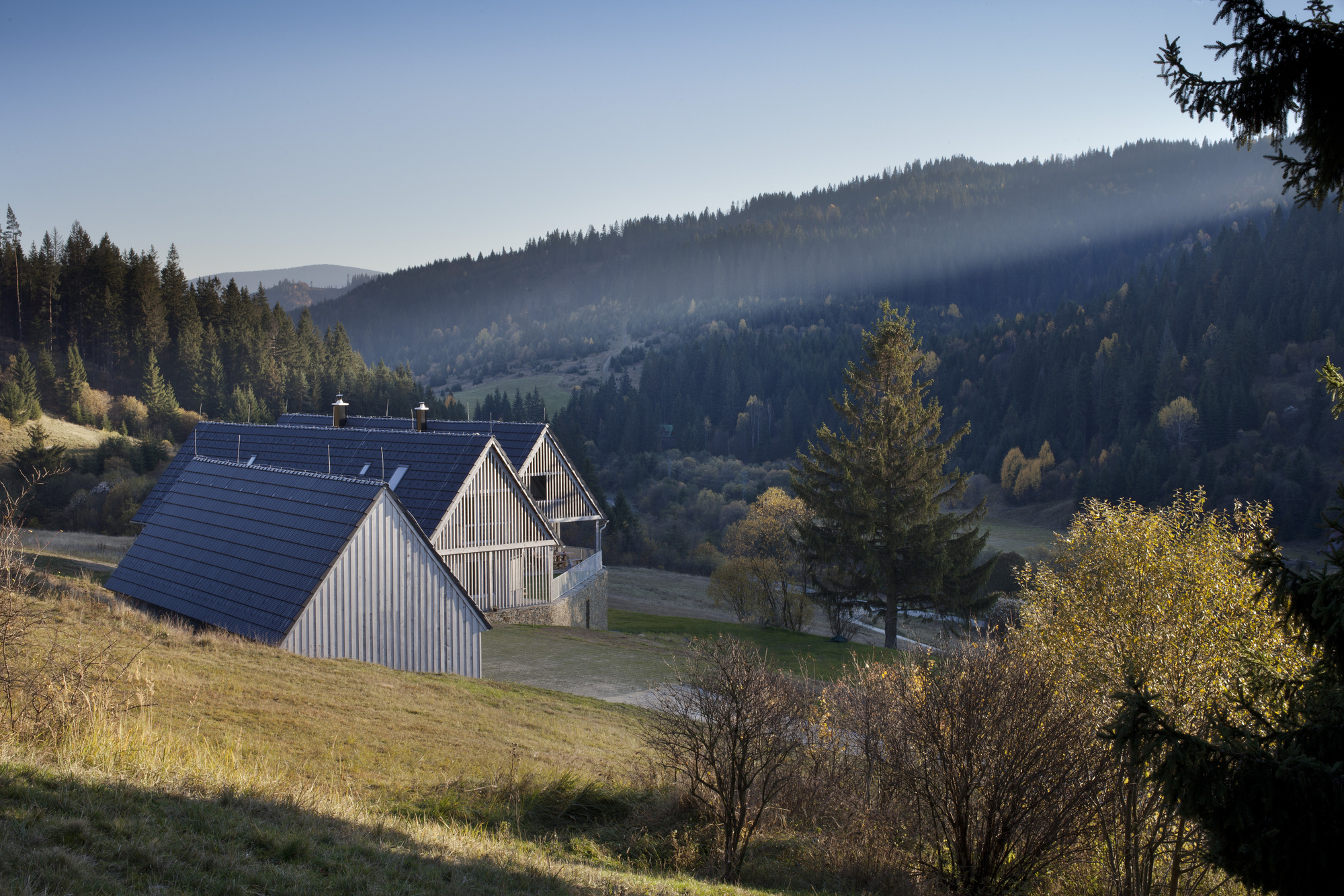 50f51005b3fc4b262a000189_family-house-in-orava-a-lt-architekti_a-lt_arhcitekti_orava_09.jpg