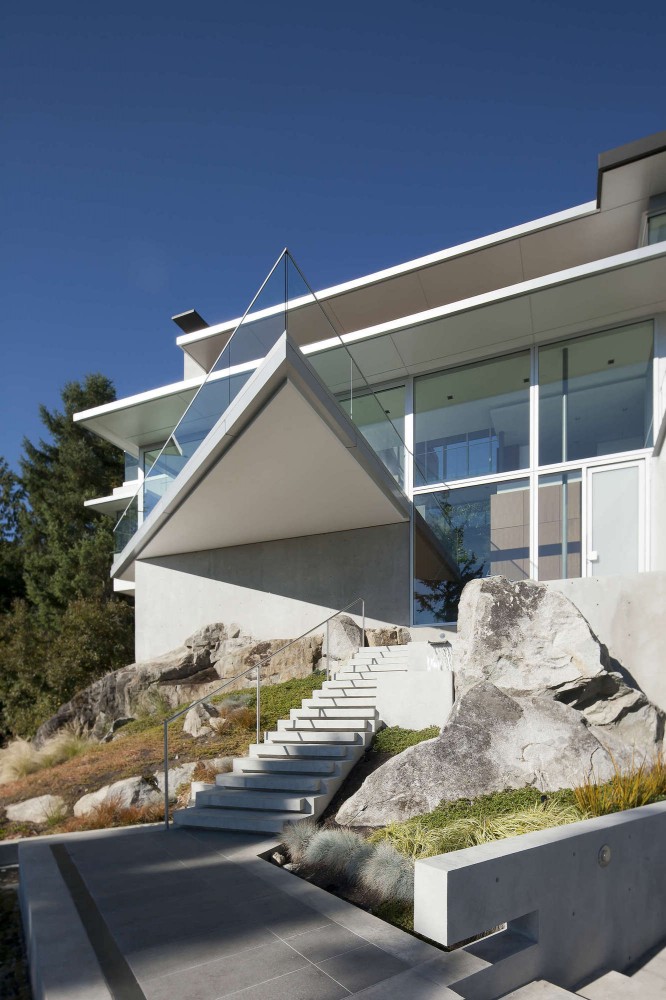 House 4249 / DGBK Architects