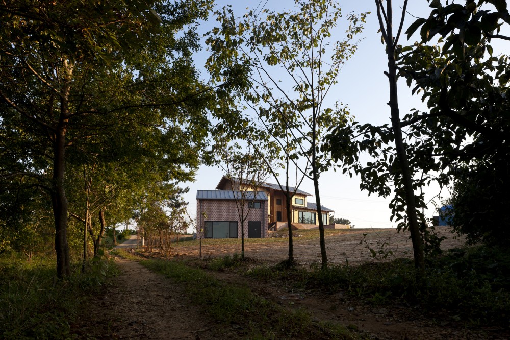 House of January / Studio-Gaon