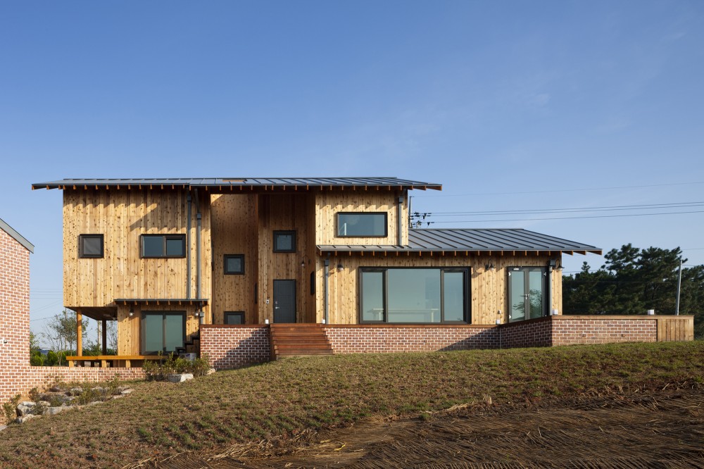 House of January / Studio-Gaon