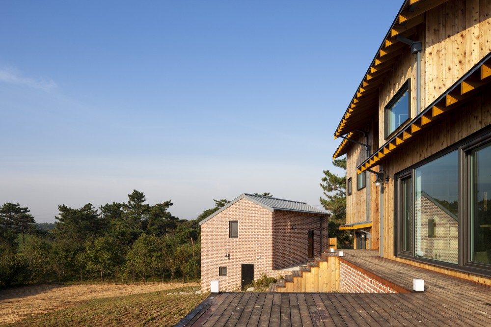 House of January / Studio-Gaon