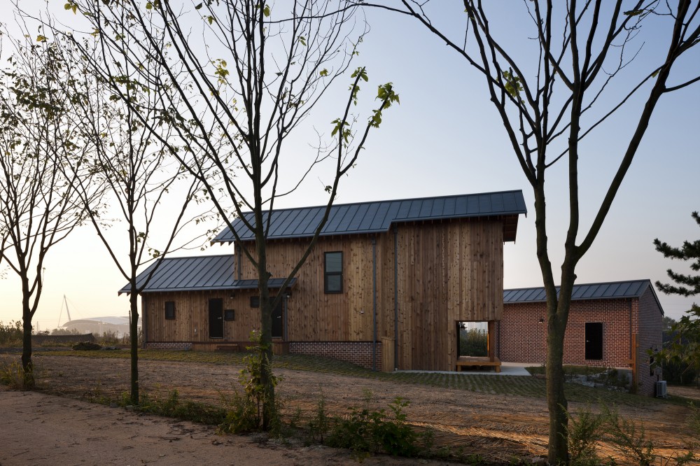 House of January / Studio-Gaon