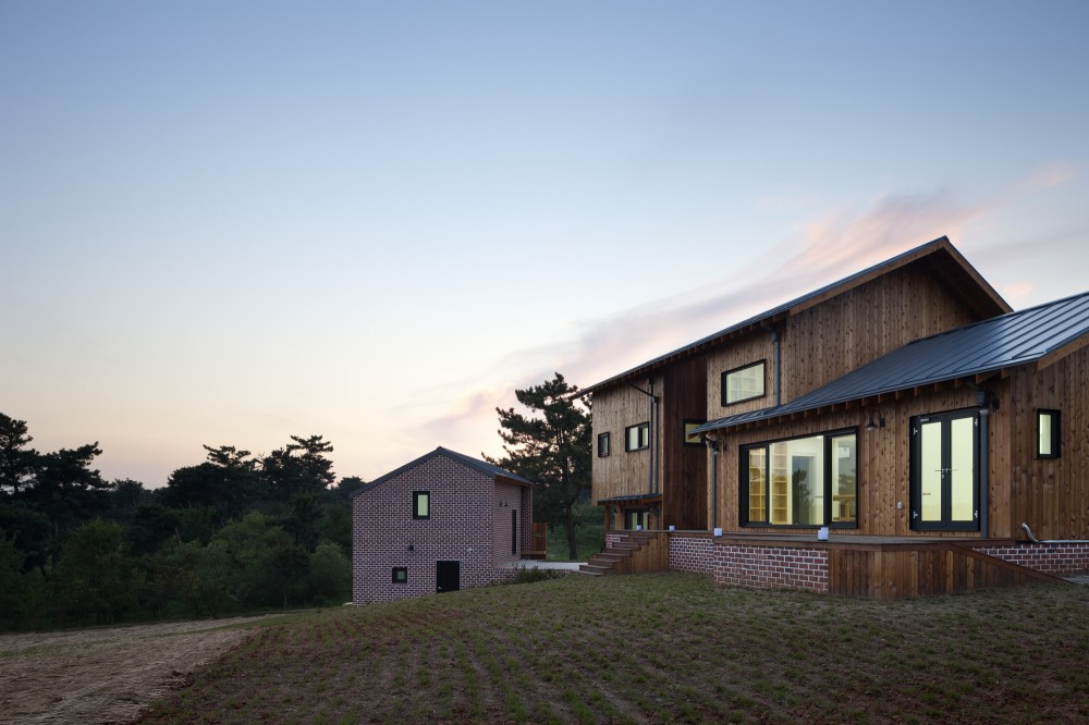 House of January / Studio-Gaon