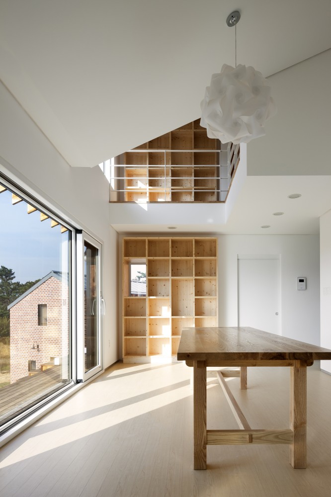 House of January / Studio-Gaon