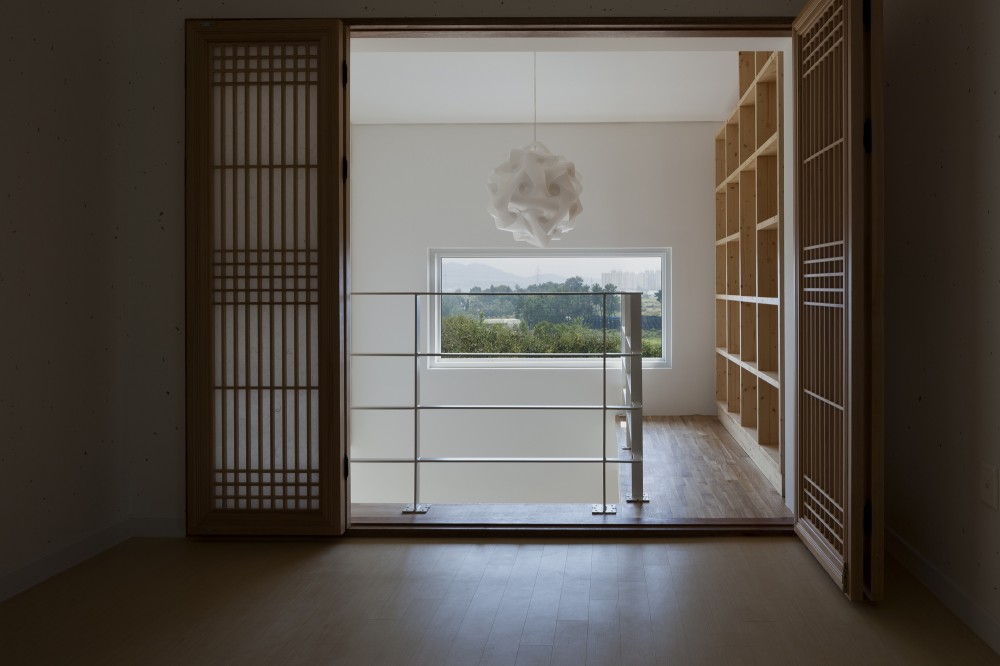 House of January / Studio-Gaon