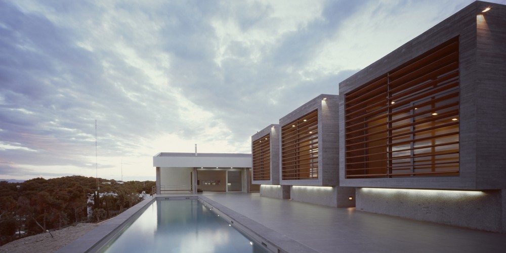 Kavouri Residences / Kokkinou-Kourkoulas Architects