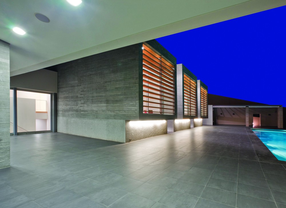 Kavouri Residences / Kokkinou-Kourkoulas Architects