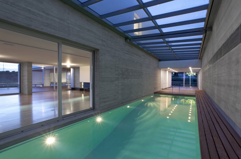 Kavouri Residences / Kokkinou-Kourkoulas Architects