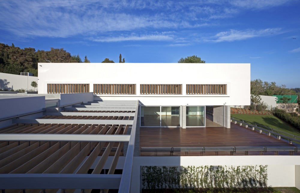 Kavouri Residences / Kokkinou-Kourkoulas Architects