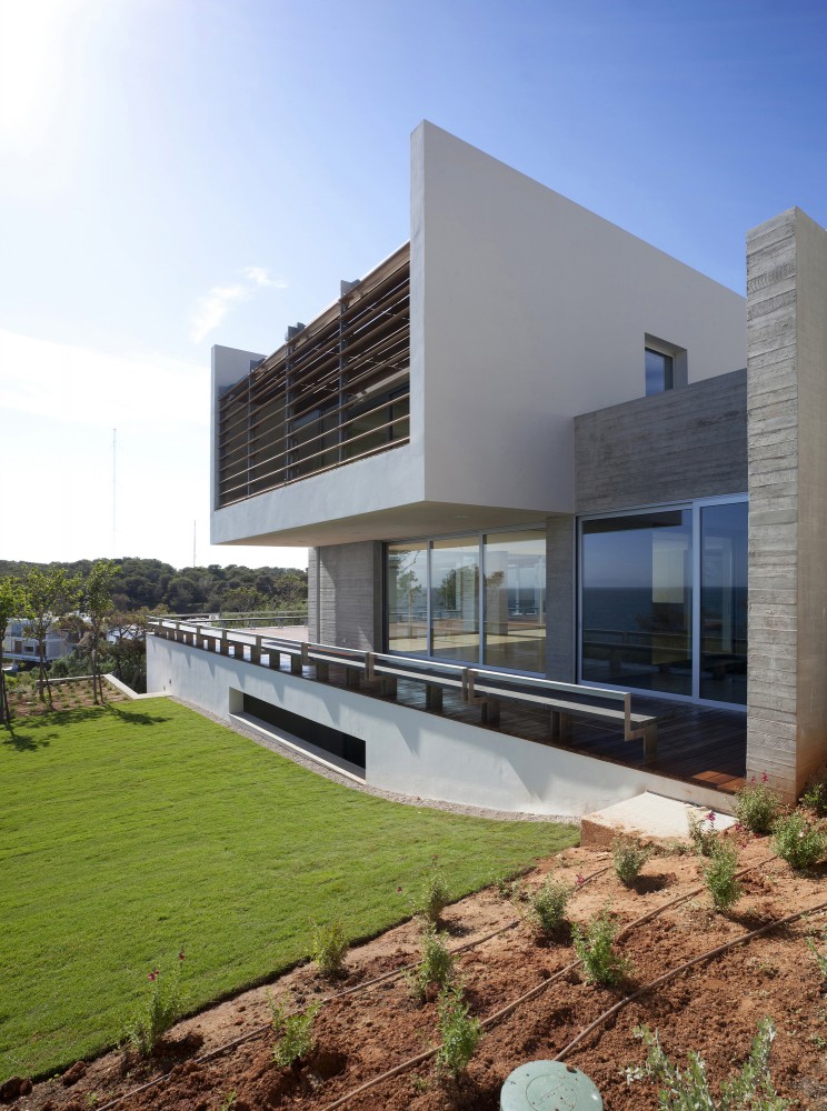 Kavouri Residences / Kokkinou-Kourkoulas Architects