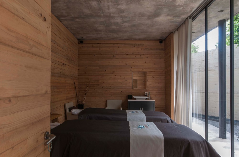 Spa Querétaro / Ambrosi I Etchegaray