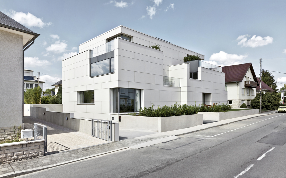 7 Units Housing Building / Metaform Architecture