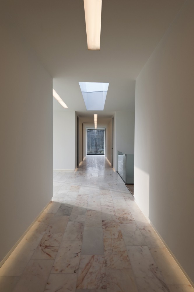 Bridge House / 123DV