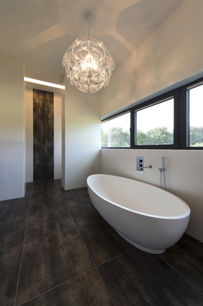 Bridge House / 123DV