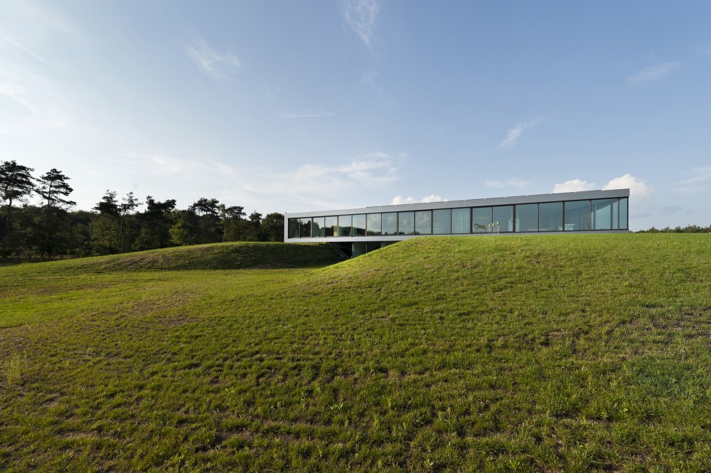 Bridge House / 123DV