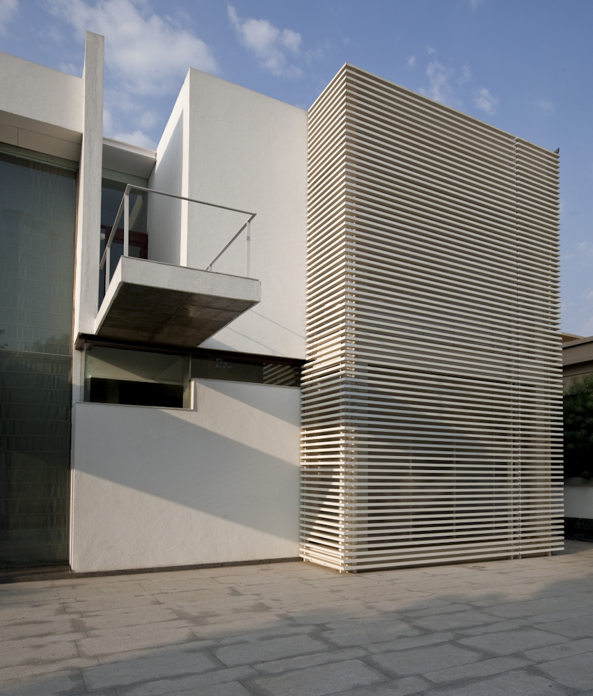 Poona House / Rajiv Saini