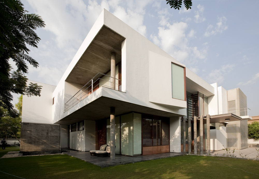 Poona House / Rajiv Saini