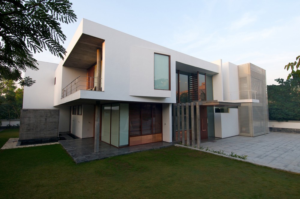 Poona House / Rajiv Saini