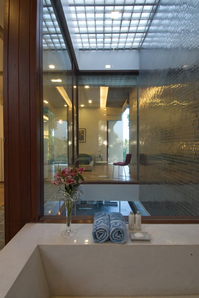 Poona House / Rajiv Saini
