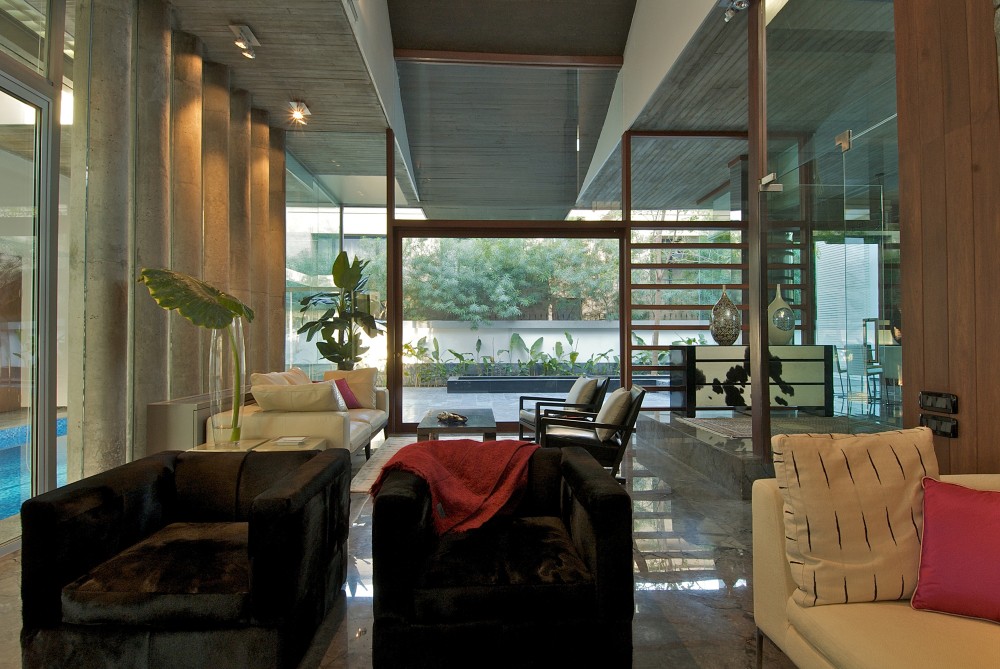 Poona House / Rajiv Saini