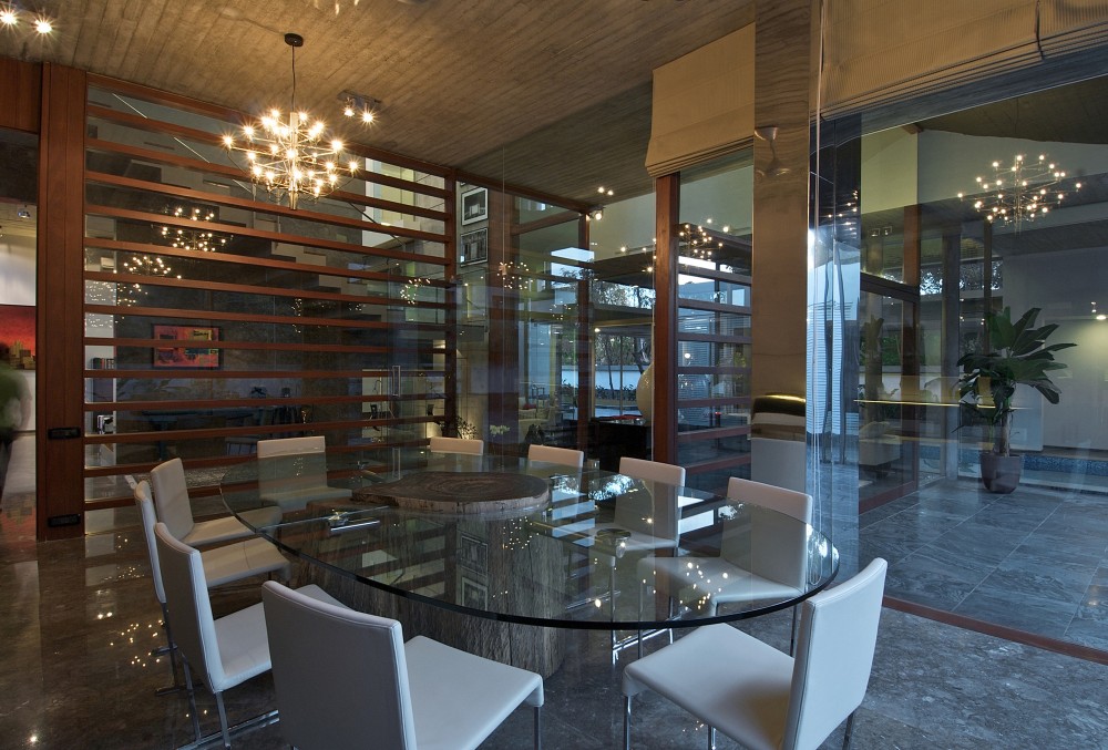 Poona House / Rajiv Saini