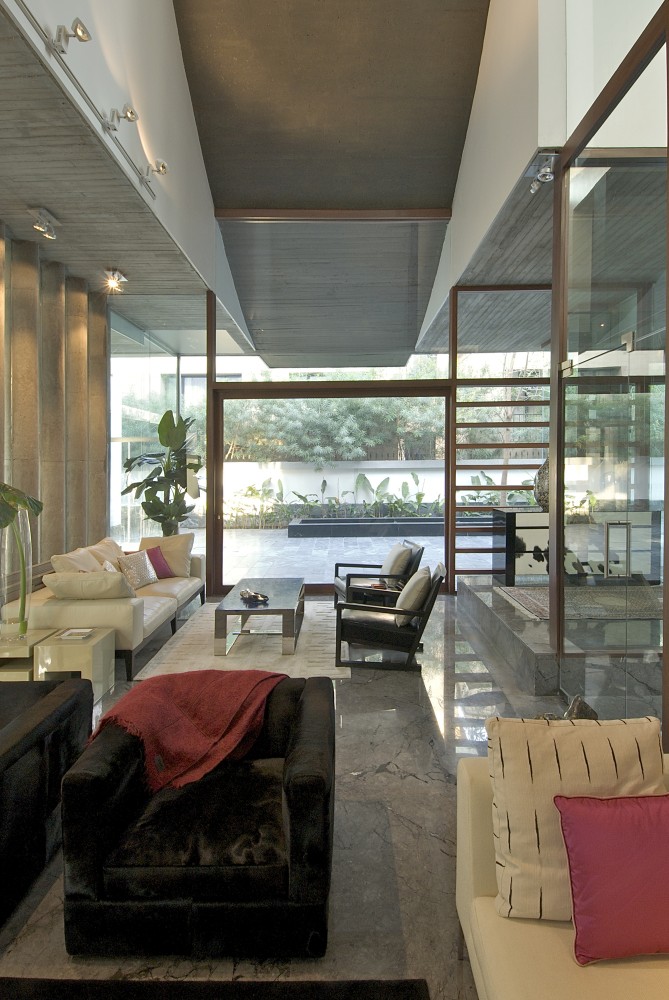 Poona House / Rajiv Saini