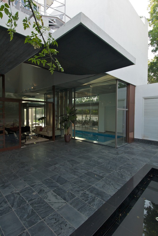 Poona House / Rajiv Saini