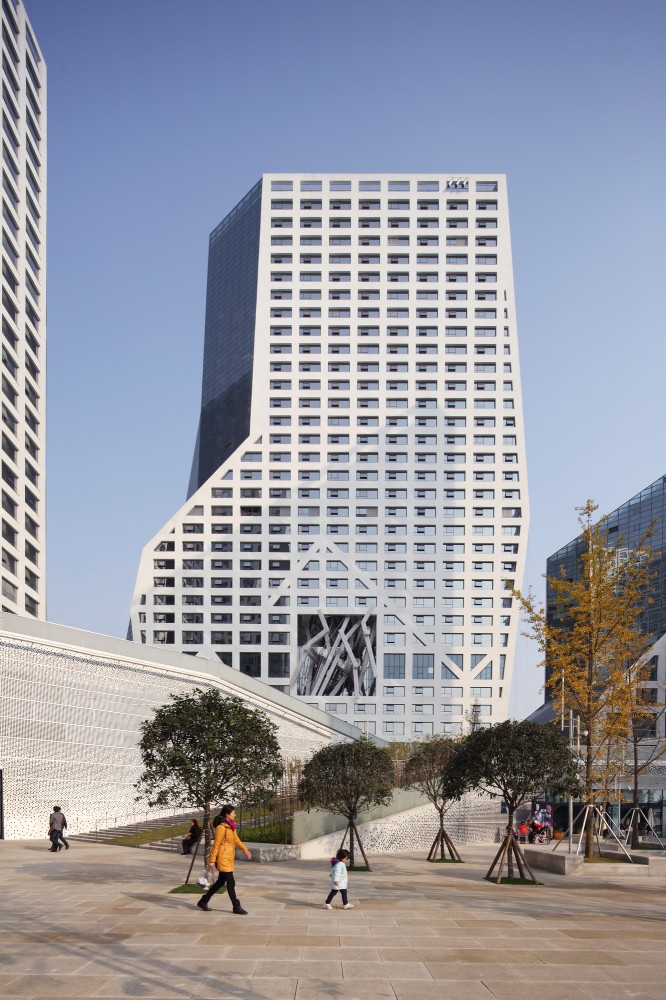 Steven Holl Architects complete Sun-shaped Micro-City in Chengdu