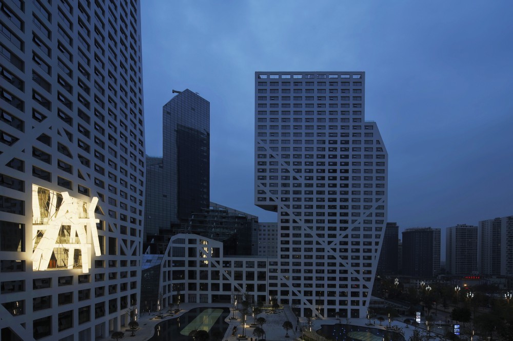 Steven Holl Architects complete Sun-shaped Micro-City in Chengdu