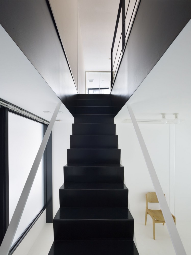 XYYX Apartment / Naf Architect & Design