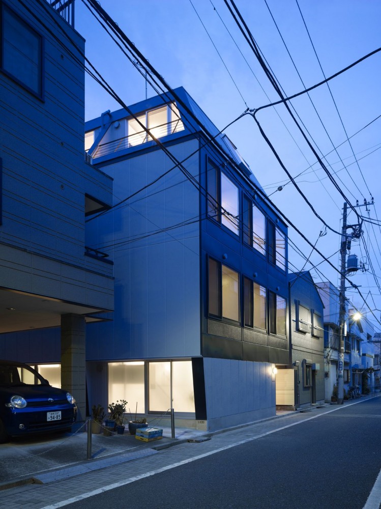 XYYX Apartment / Naf Architect & Design