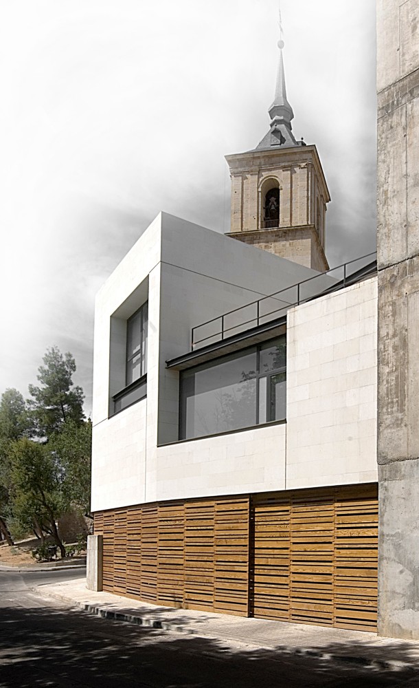 Civil Defense Center in Cobeña / GEA Arquitectos