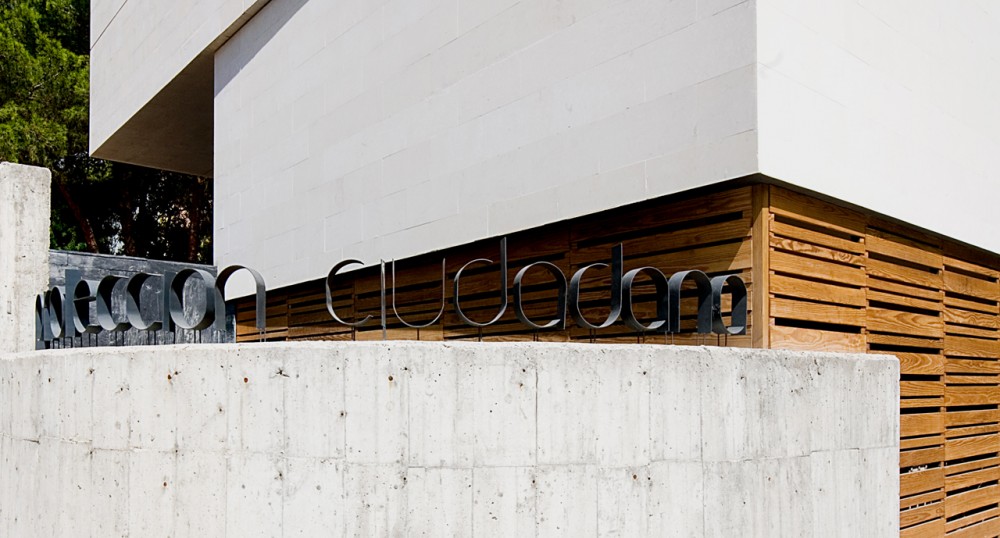 Civil Defense Center in Cobeña / GEA Arquitectos