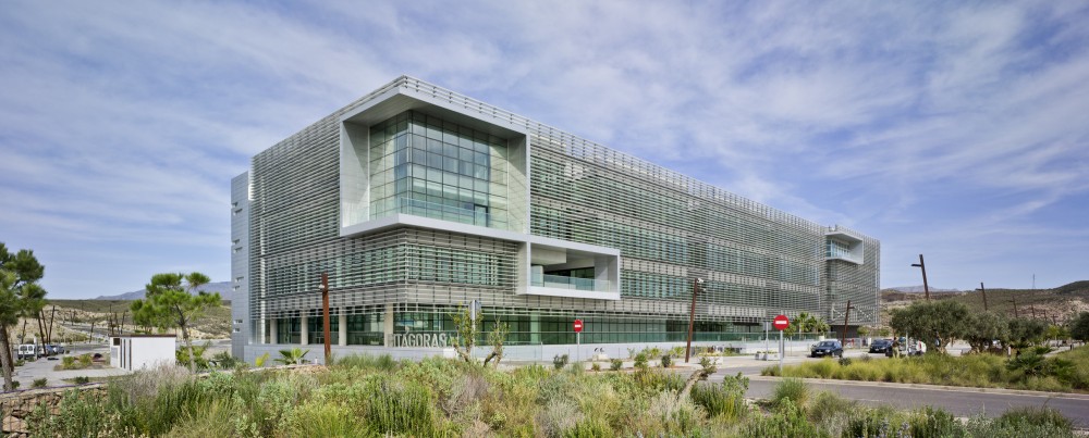 Tecnova Headquarters / Ferrer Arquitectos