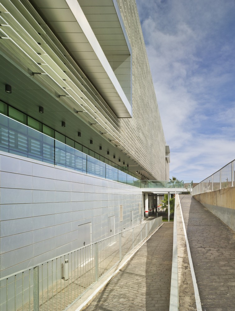 Tecnova Headquarters / Ferrer Arquitectos