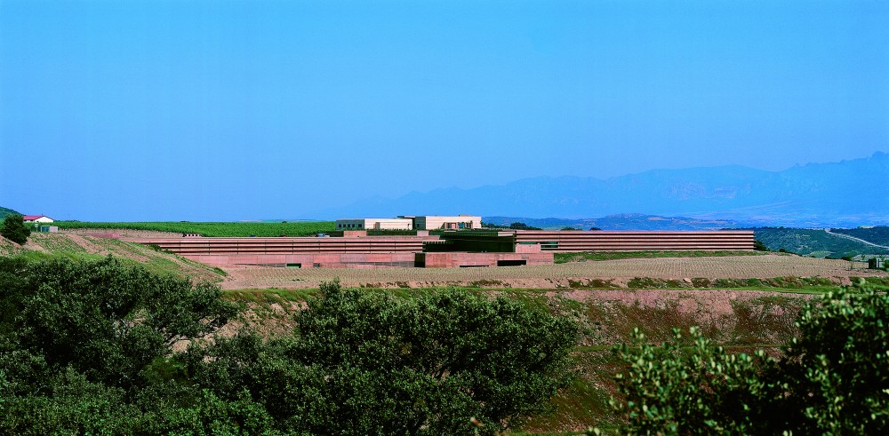 Campo Viejo Winery / Ignacio Quemada Arquitectos