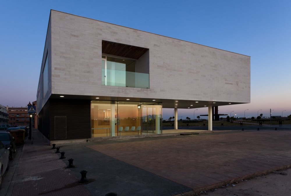 Social Center / Víctor García Martínez Arquitecto