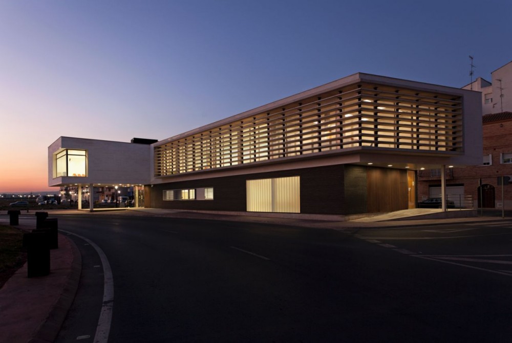 Social Center / Víctor García Martínez Arquitecto