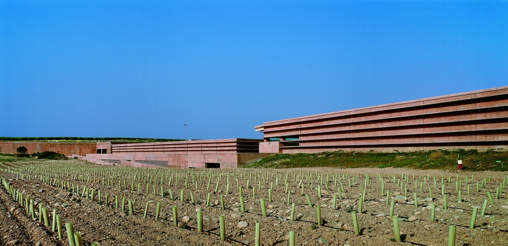 Campo Viejo Winery / Ignacio Quemada Arquitectos