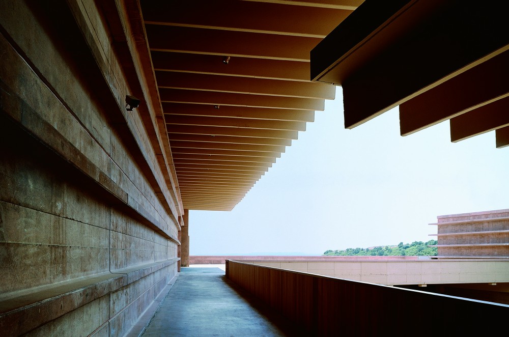 Campo Viejo Winery / Ignacio Quemada Arquitectos