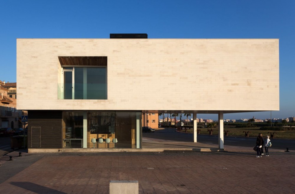 Social Center / Víctor García Martínez Arquitecto
