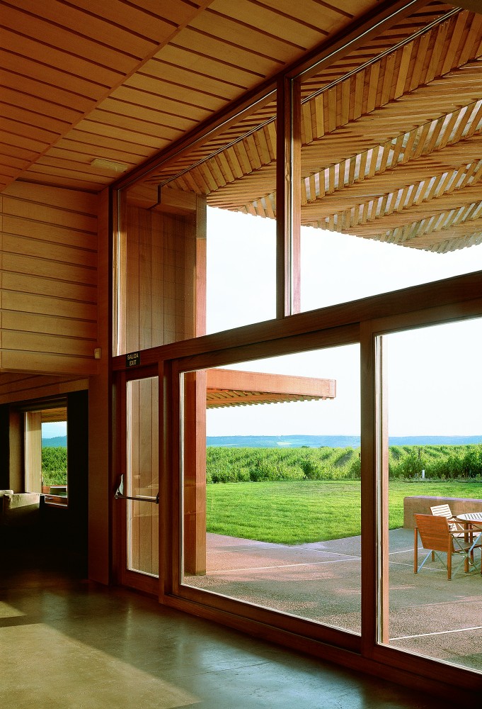 Campo Viejo Winery / Ignacio Quemada Arquitectos