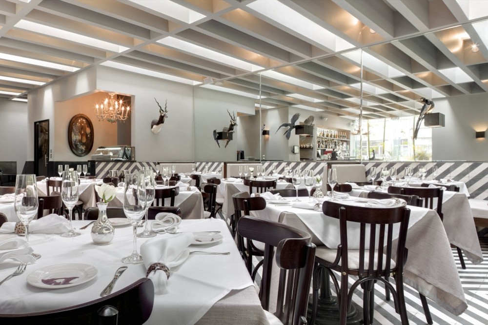 Celeste Champagne & Tea Room / PRODUCTORA