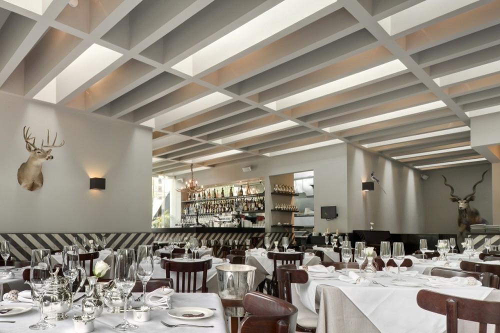Celeste Champagne & Tea Room / PRODUCTORA